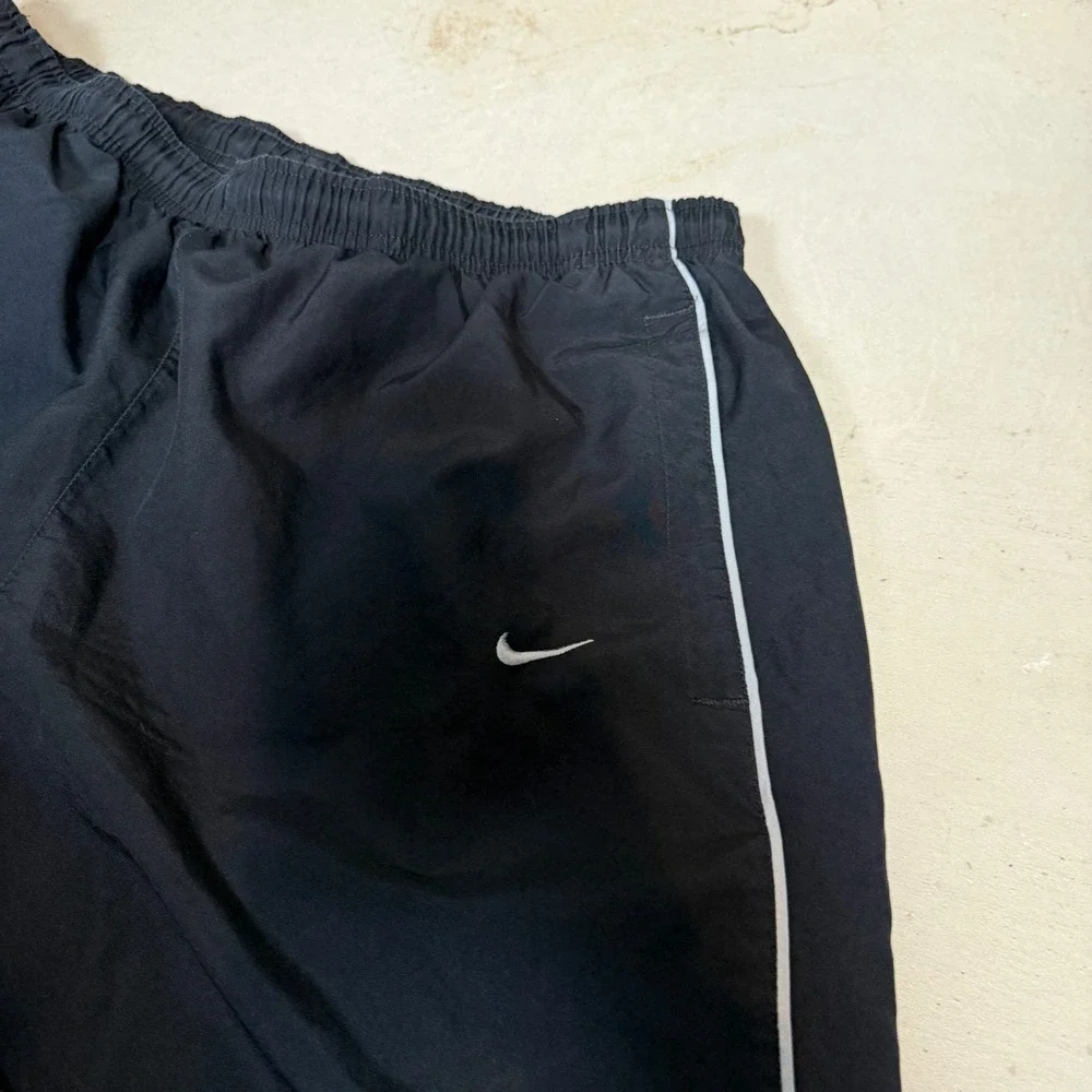 Nike Mens Black Nylon Mesh Lined Track Pants Large Windbreaker Swoosh RN 56323